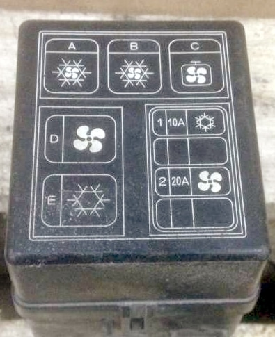 Mitsubishi Colt 5 (1994-2002) - caixa de fusíveis