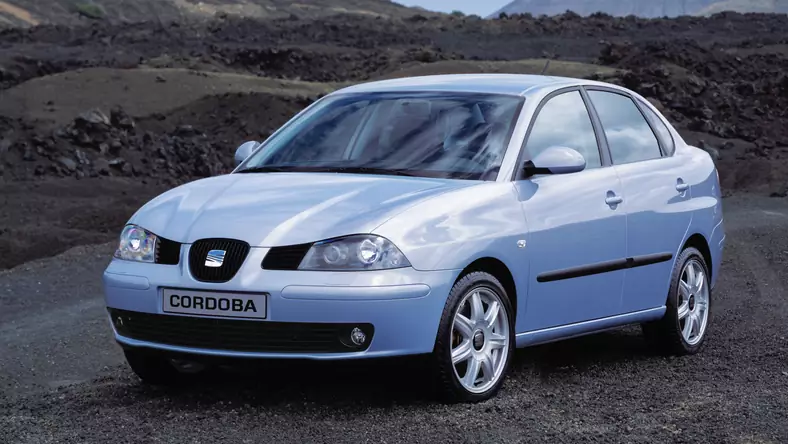 Seat Cordoba III (2008-2009) - skrzynka bezpieczników